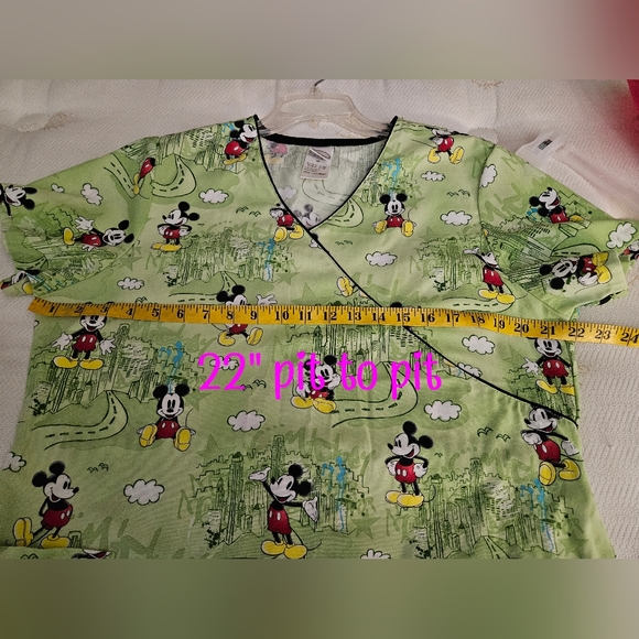 Disney Mickey Mouse Scrub Top Size M Medium 3 Pockets Draw String Back SO CUTE!! - Picture 4 of 12